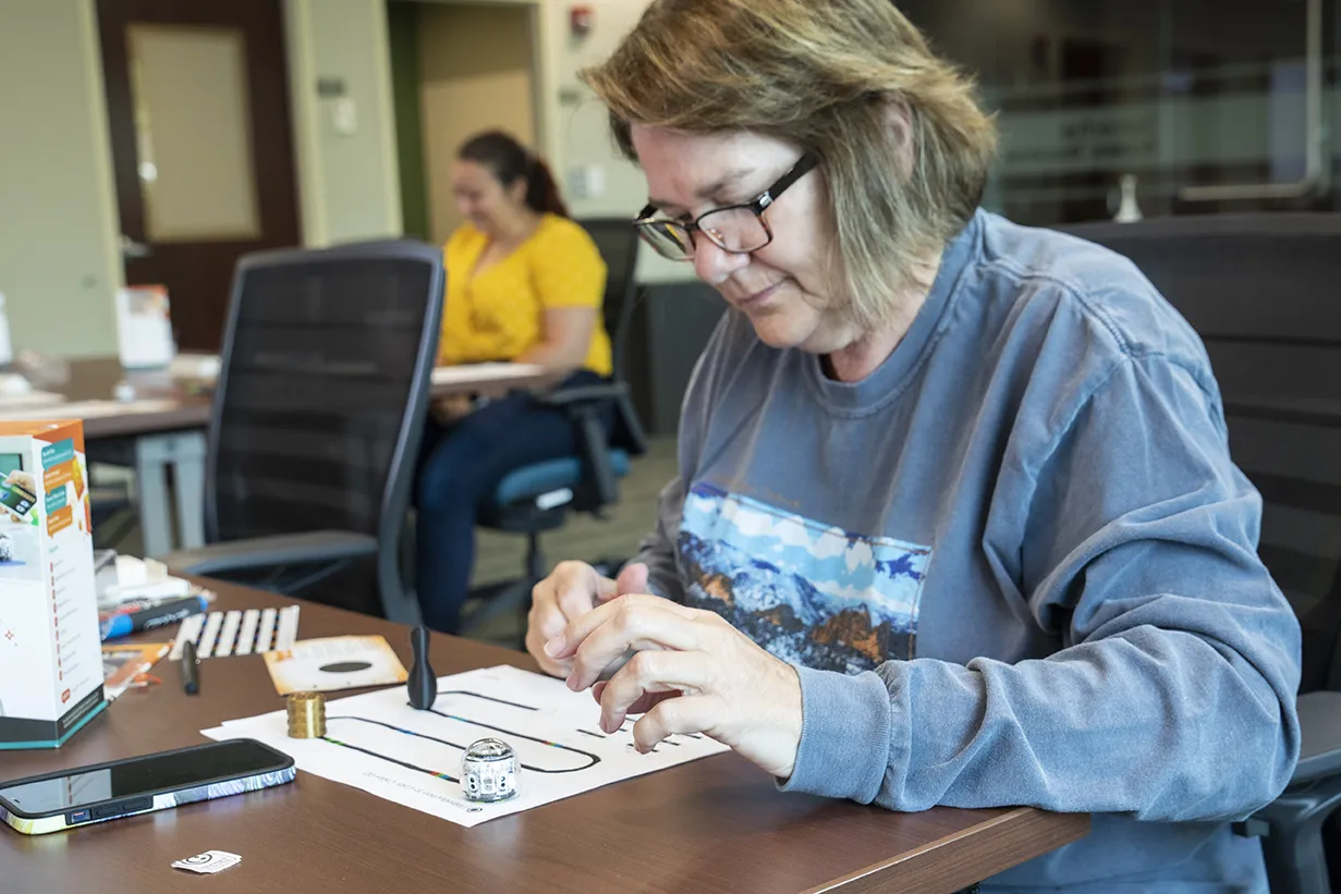 k12-ozobots-teacher-workshop-2022-22.webp