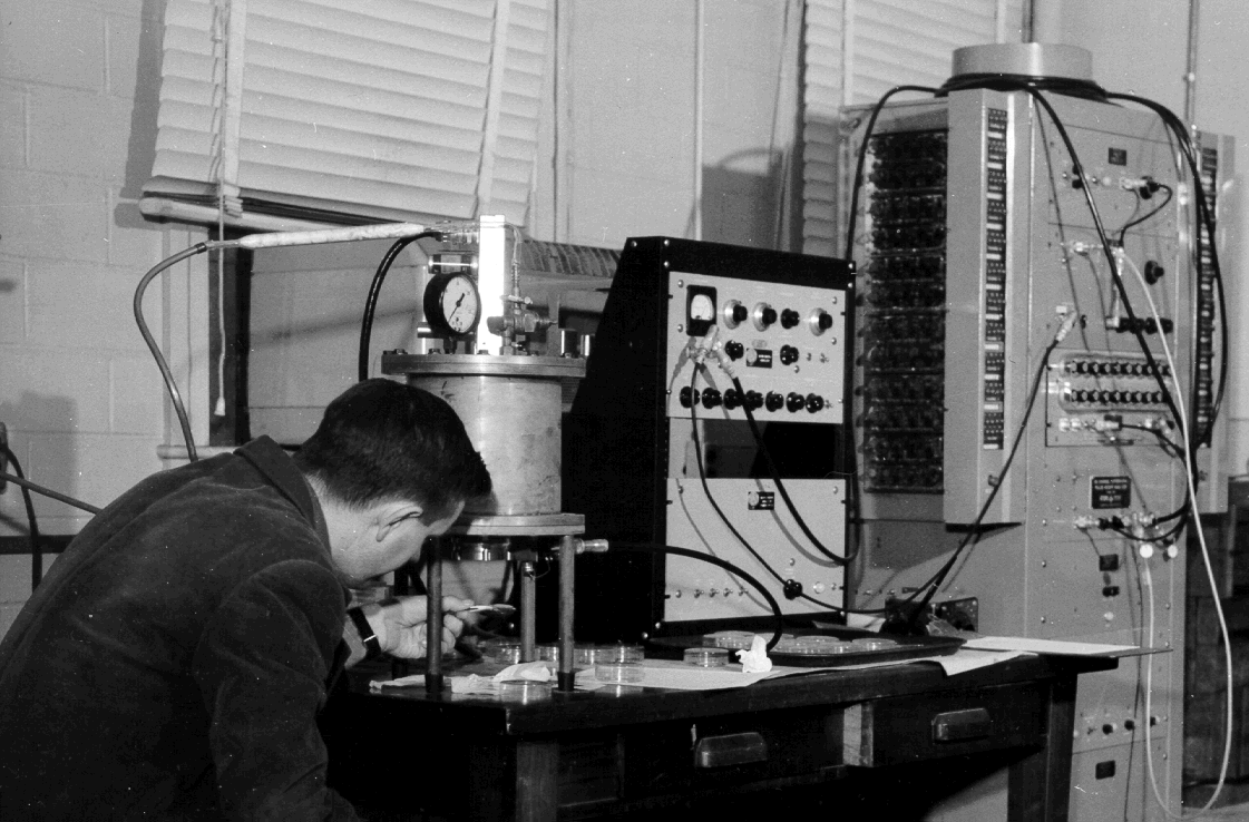 Frisch Grid Ionization Chamber