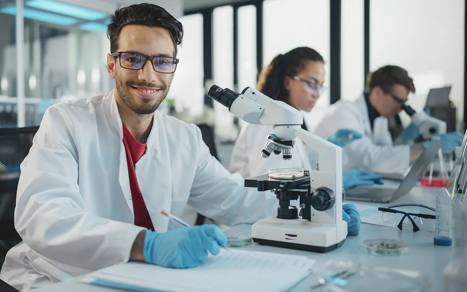 A faculty researcher conducts laboratory experiment resulting from an ORAU grant program
